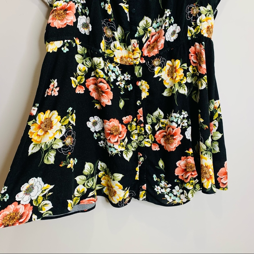 Torrid Floral Boho Button Up Flutter Sleeve Top S… - image 6